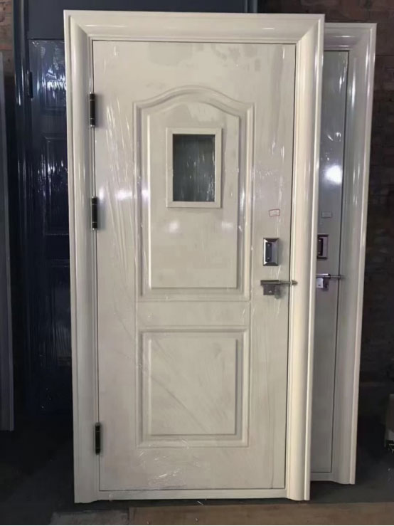 盐池学校教室门