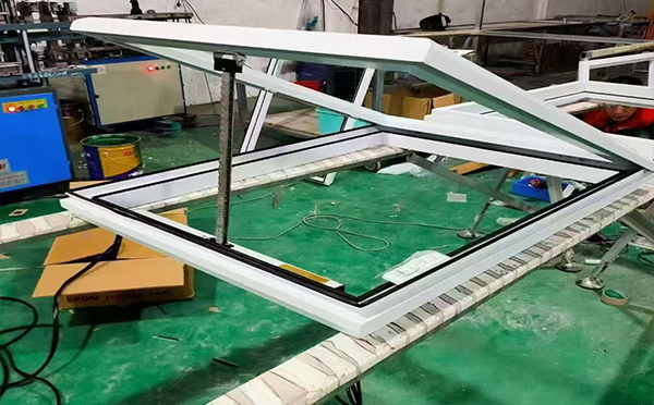 某地下车库出入口盐池排烟窗配置工程