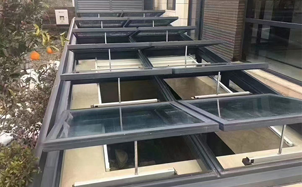 某轨道交通车辆维修车间盐池排烟窗应用