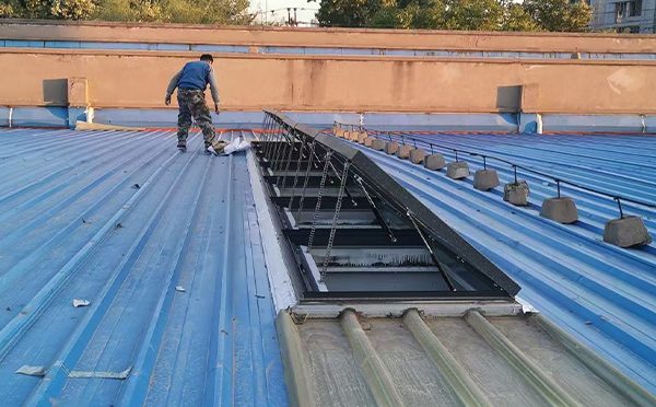 某区域性物流仓储中心盐池排烟窗系统安装项目