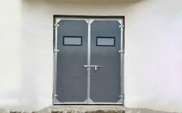 盐池工业门在高温作业区域的运行表现